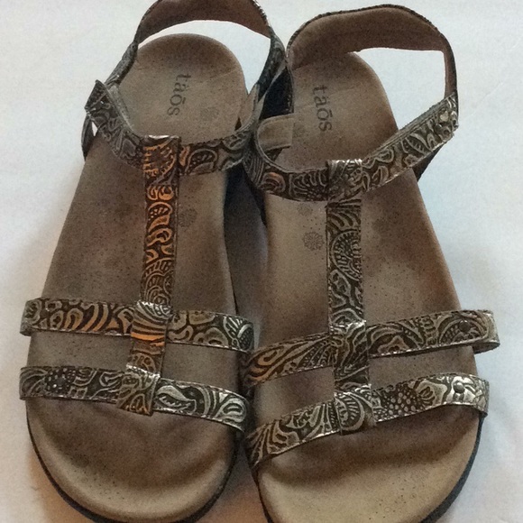 taos trophy sandals canada